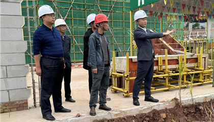 向誠、石鎮(zhèn)槐暗訪工程項目建設(shè)和企業(yè)運營管理工作